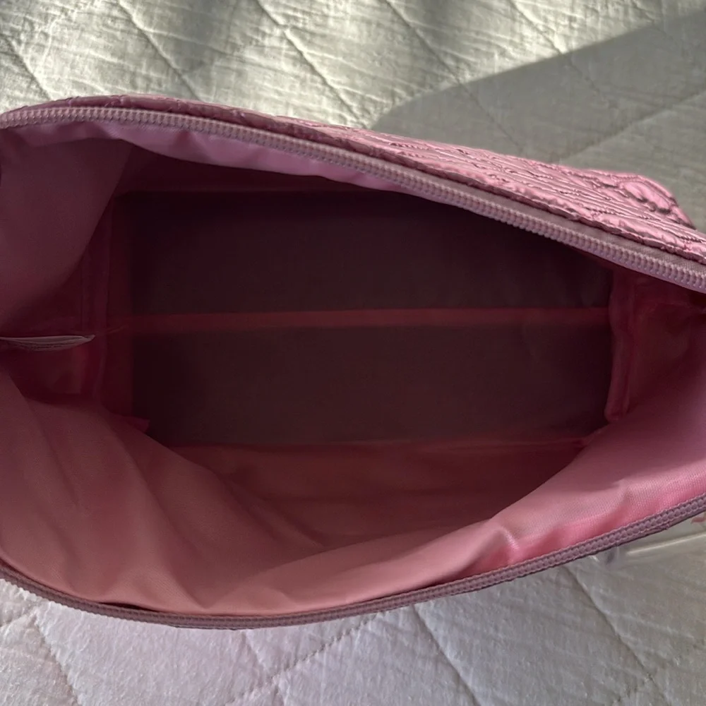 Juicy Couture travel heart pouch